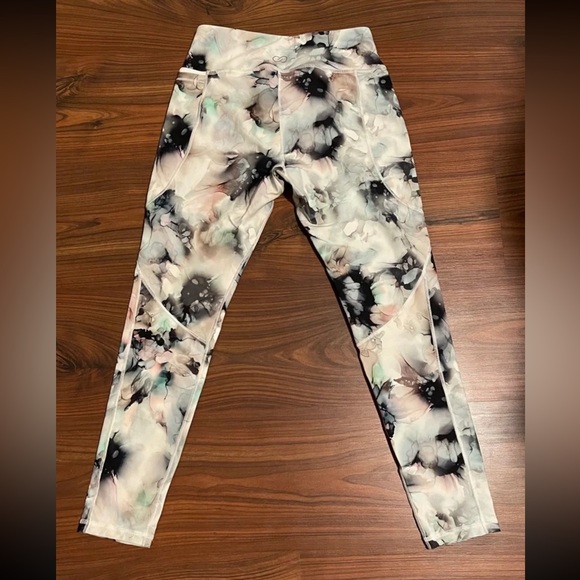 calia by carrie underwood leggings - Picture 4 of 10